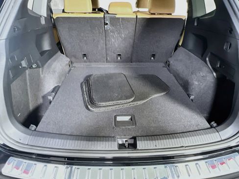 Used 2022 Volkswagen Tiguan SE AWD/4WD image 25