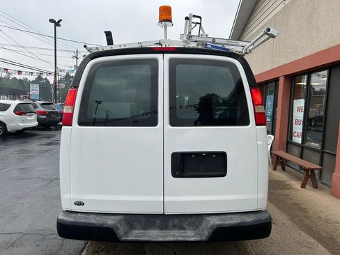 Used 2012 Chevrolet Express 2500 RWD image 5