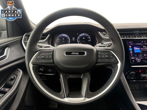 Certified 2025 Jeep Grand Cherokee Laredo X w/ Luxury Tech Group I AWD/4WD image 12