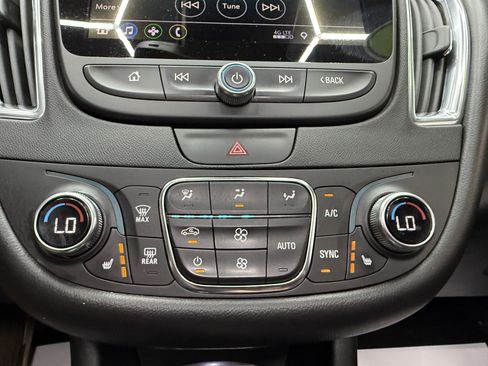 Used 2019 Chevrolet Malibu LT w/ LT Plus Package FWD image 19