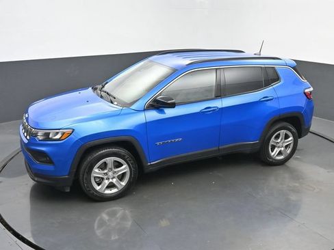 Used 2024 Jeep Compass Latitude AWD/4WD image 37