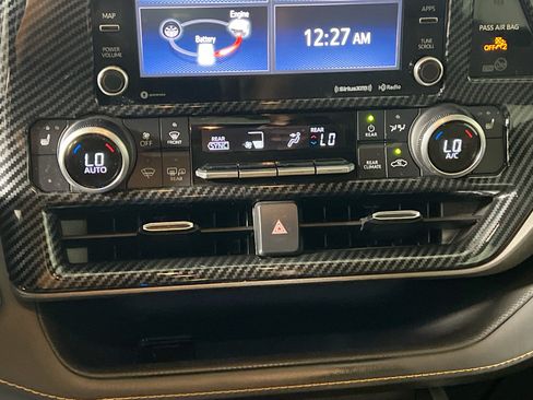 Used 2022 Toyota Highlander Bronze Edition FWD image 26