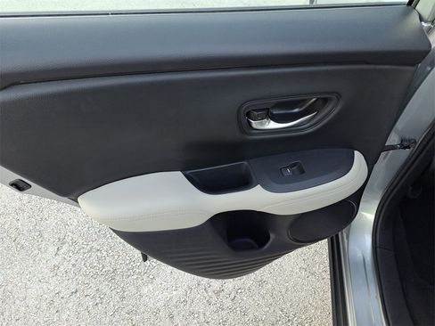 Used 2024 Honda HR-V LX image 11