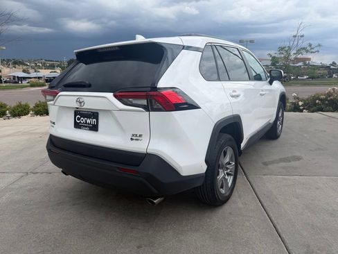 Used 2025 Toyota RAV4 XLE AWD/4WD image 8