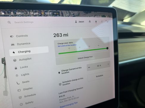 Used 2023 Tesla Model 3 Standard Range image 2