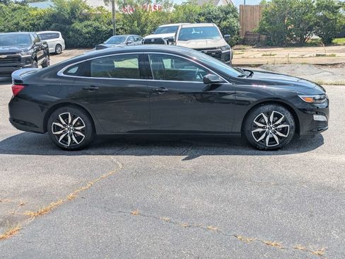 Used 2022 Chevrolet Malibu RS FWD image 3