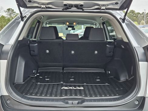 Used 2019 Toyota RAV4 LE w/ Carpet Mat Package image 29