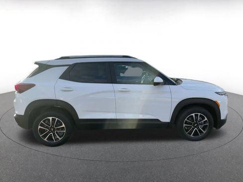 Used 2025 Chevrolet TrailBlazer LT image 16