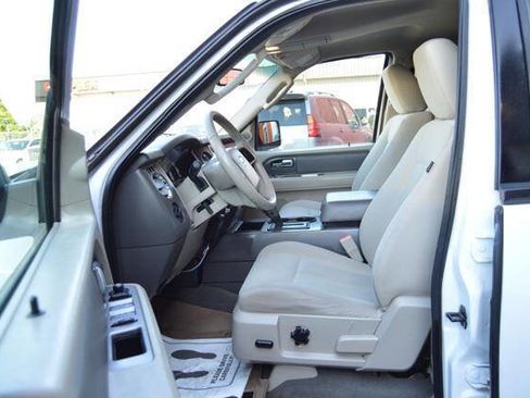 Used 2010 Ford Expedition XLT AWD/4WD image 11