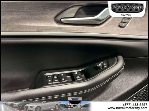 Used 2023 Jeep Grand Cherokee L Limited AWD/4WD image 18