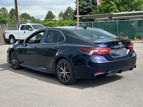 Used 2022 Toyota Camry SE FWD image 6