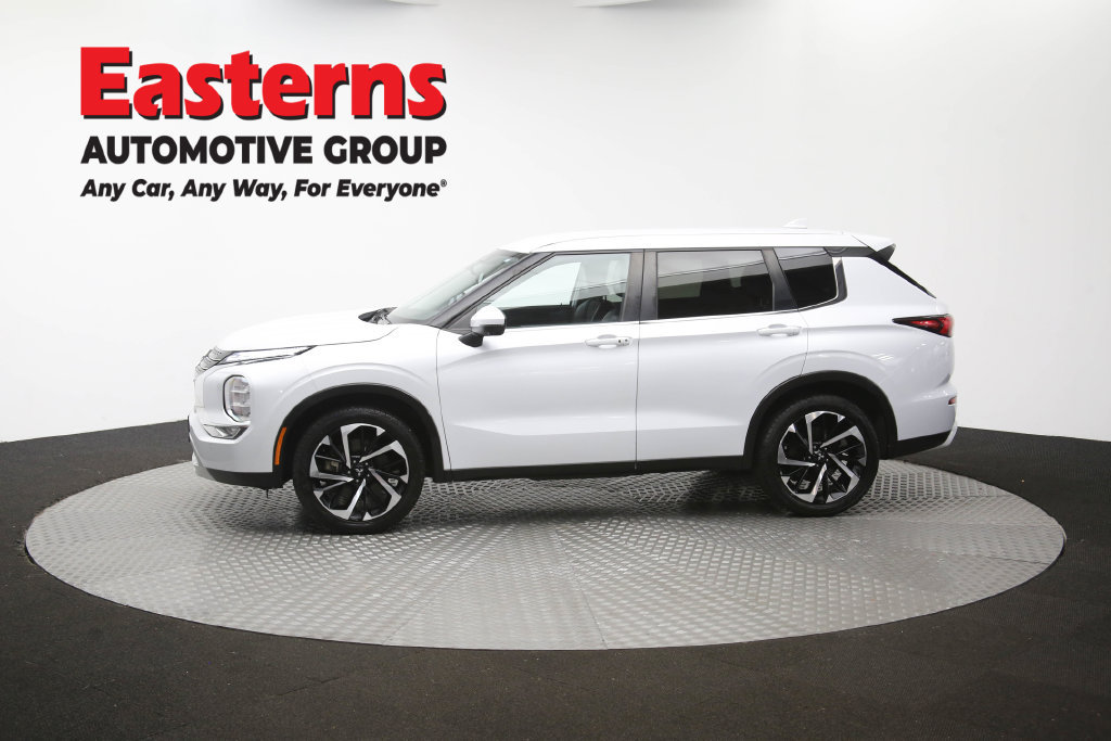Used 2024 Mitsubishi Outlander SE FWD image 57