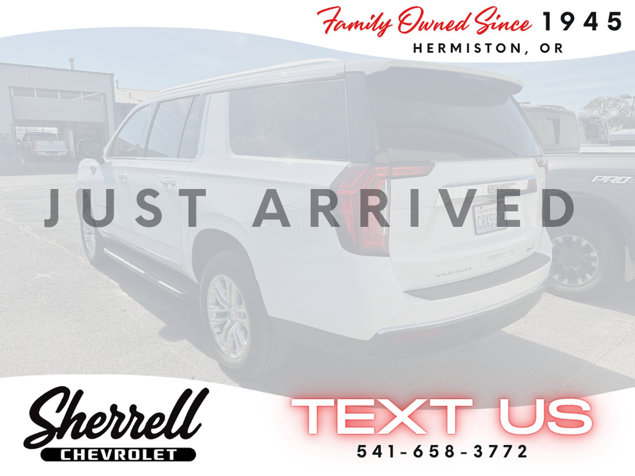 Used 2023 GMC Yukon XL SLT w/ SLT Premium Package AWD/4WD image 3