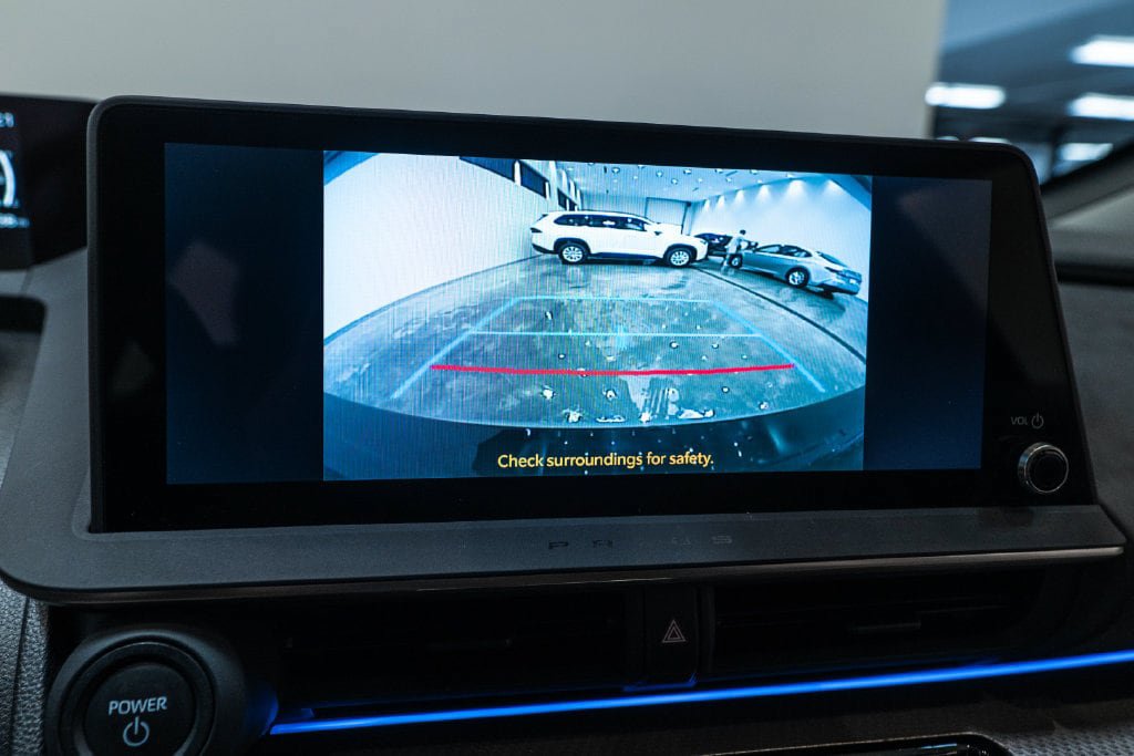 Certified 2025 Toyota Prius XLE FWD image 30