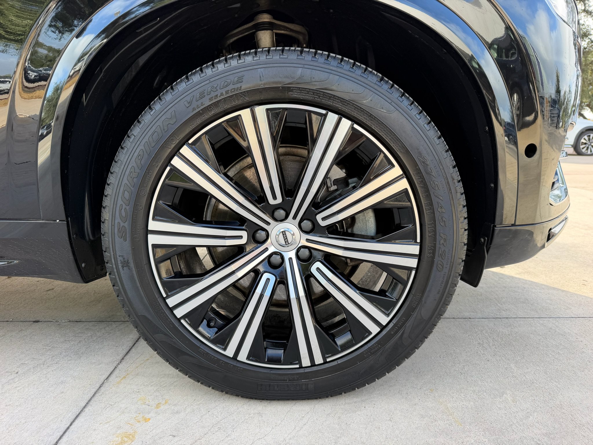 Used 2023 Volvo XC90 B6 Plus AWD/4WD image 9