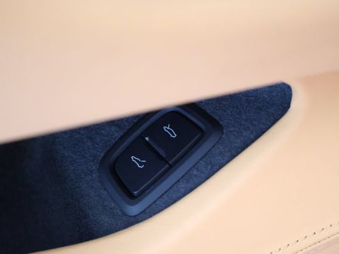 Used 2025 Chevrolet Corvette E-Ray w/ Stealth Interior Trim Package AWD/4WD image 27