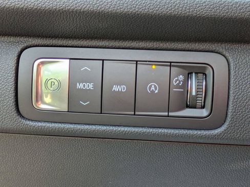 Certified 2025 Chevrolet Traverse High Country w/ LPO, Floor Liner Package AWD/4WD image 25