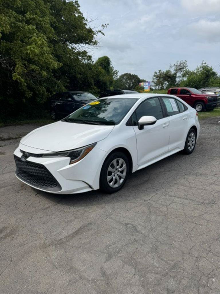 Used 2022 Toyota Corolla LE FWD image 1