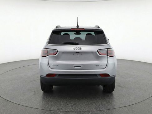 Used 2025 Jeep Compass Limited image 7