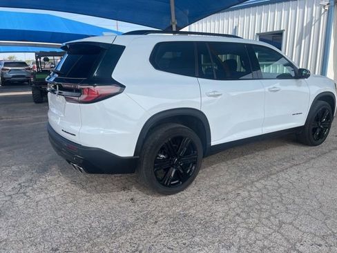 Used 2025 GMC Acadia Elevation w/ Elevation Premium Package AWD/4WD image 4