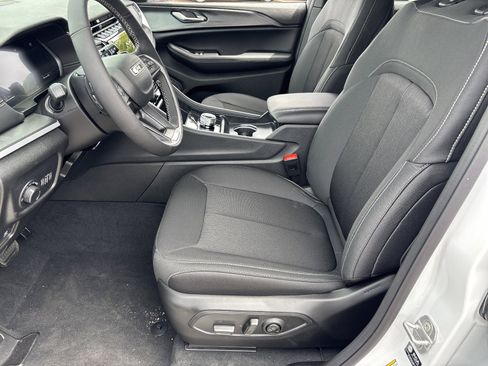 New 2026 Jeep Grand Cherokee L 4WD image 17