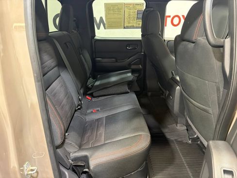 Used 2022 Nissan Frontier PRO-4X w/ Technology Package AWD/4WD image 13