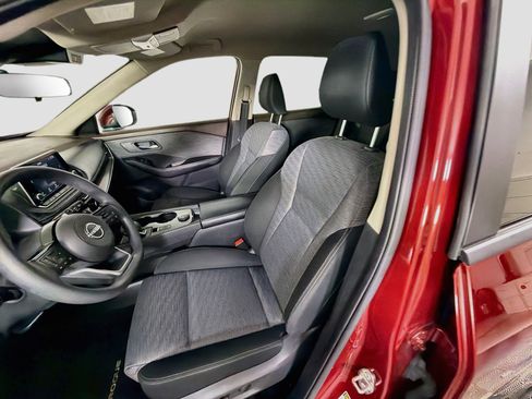 Used 2023 Nissan Rogue SV AWD/4WD image 13