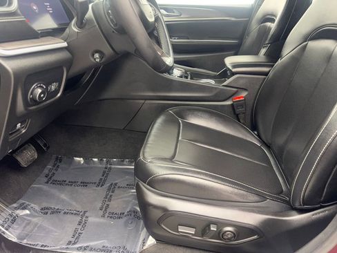 Used 2024 Jeep Grand Cherokee L Limited w/ Luxury Tech Group II image 27