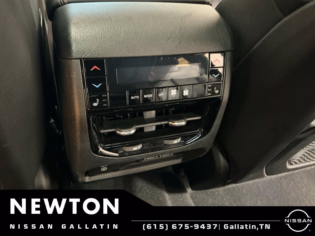 Used 2024 Jeep Grand Cherokee L Summit w/ High Altitude Package AWD/4WD image 40