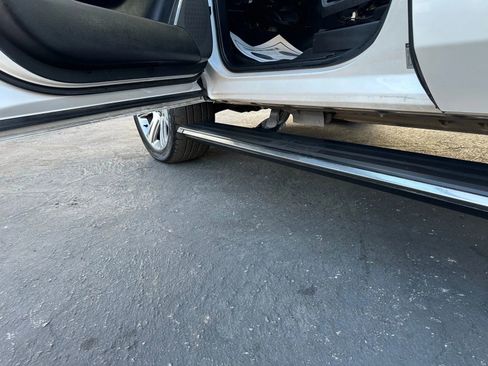 Used 2016 Cadillac Escalade ESV Premium RWD image 11