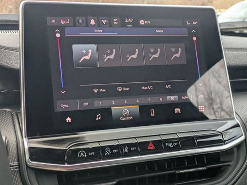 New 2026 Jeep Compass Limited image 18