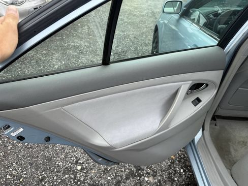 Used 2007 Toyota Camry LE image 12