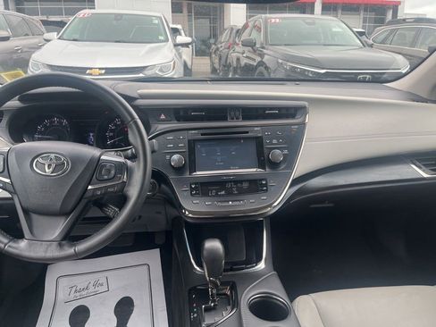 Used 2017 Toyota Avalon XLE Premium w/ All Weather Liner Package FWD image 12