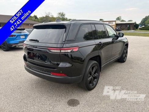 Used 2023 Jeep Grand Cherokee Altitude AWD/4WD image 6