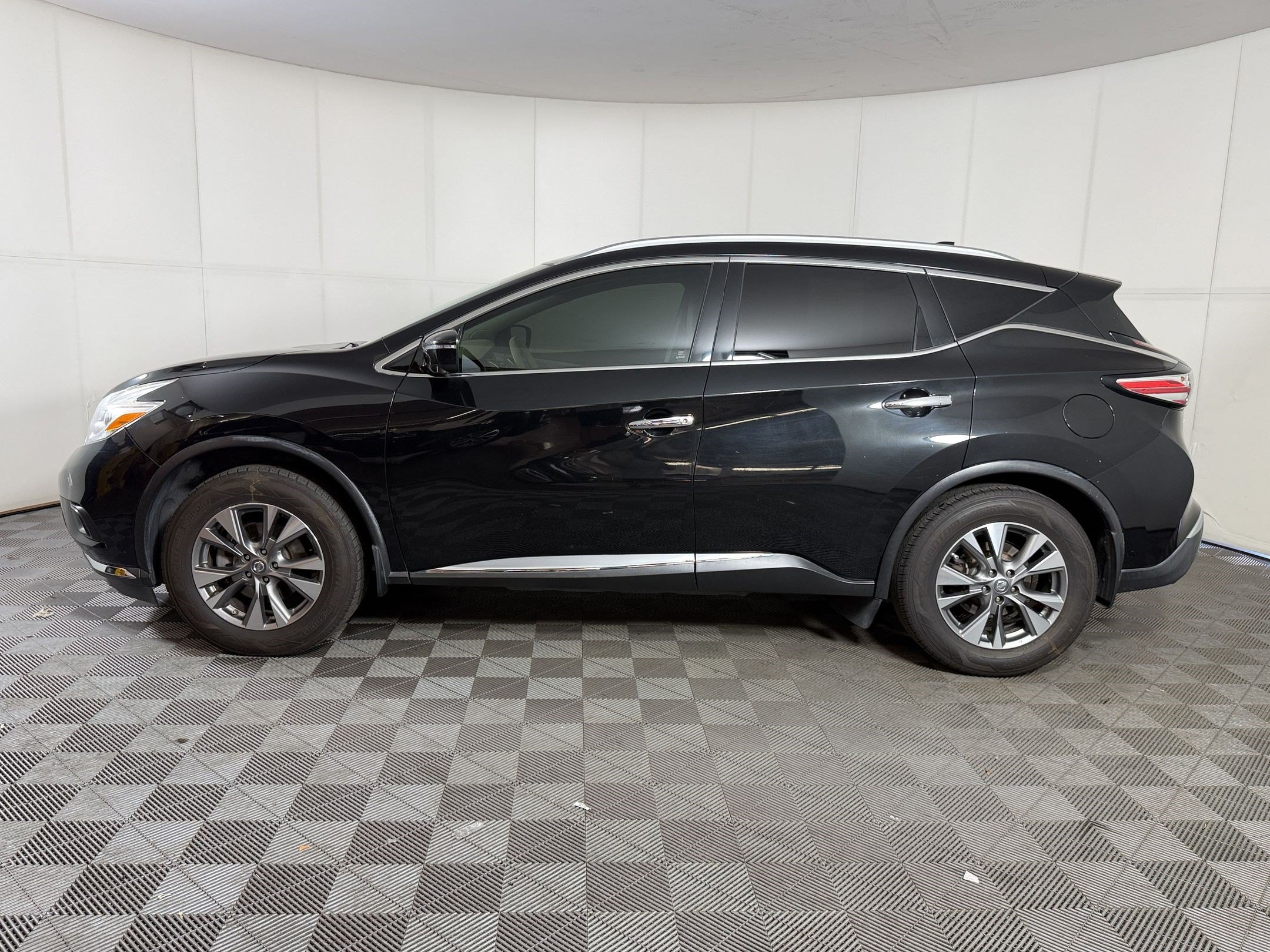 Used 2017 Nissan Murano SL w/ SL Technology Package AWD/4WD image 2