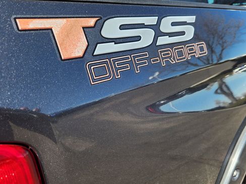 Used 2019 Toyota Tundra SR5 w/ SR5 Upgrade Package image 14