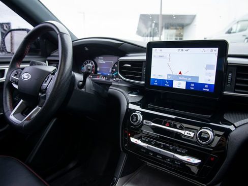 Used 2022 Ford Explorer ST-Line w/ Class IV Trailer Tow Package image 22