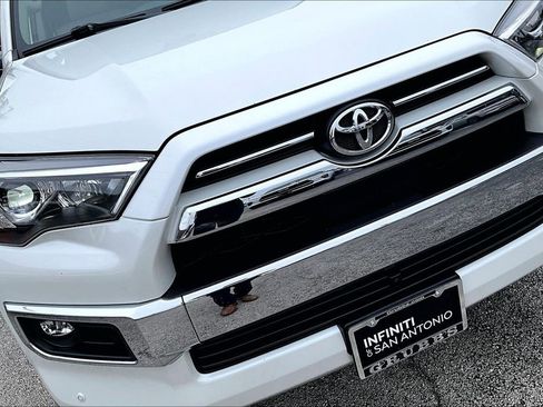 Used 2022 Toyota 4Runner Limited AWD/4WD image 39