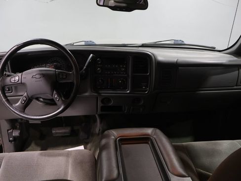 Used 2004 Chevrolet Silverado 1500 4x4 Extended Cab w/ Light Duty Power Package image 16