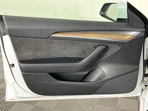 Used 2023 Tesla Model 3 Standard Range image 38