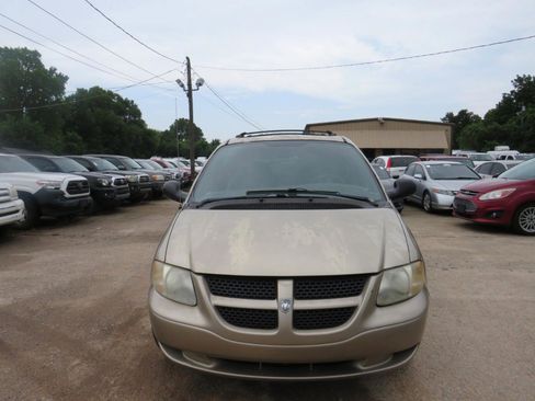 Used 2003 Dodge Caravan Sport FWD image 2