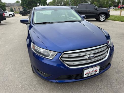 Used 2015 Ford Taurus SEL FWD image 12
