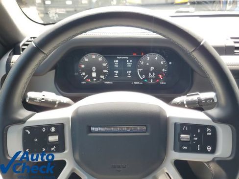 Used 2025 Land Rover Defender 130 X-Dynamic SE AWD/4WD image 23