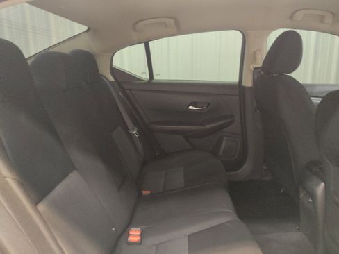 Used 2022 Nissan Sentra SV FWD image 19