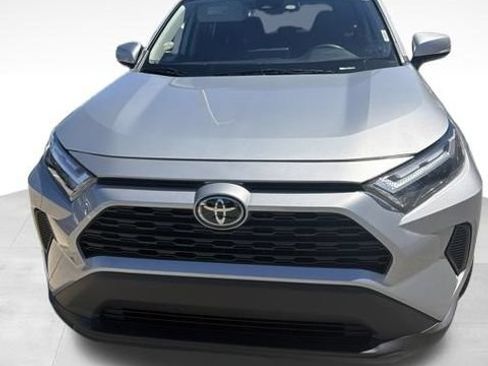 Used 2023 Toyota RAV4 XLE AWD/4WD image 3