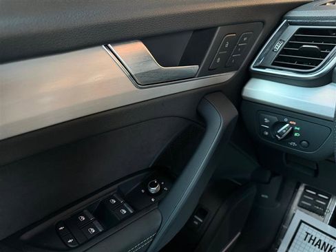 Used 2021 Audi SQ5 Premium Plus w/ Premium Plus Package image 25