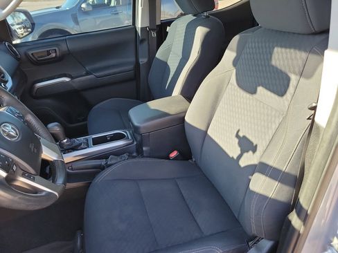 Used 2021 Toyota Tacoma SR5 w/ Trail Edition AWD/4WD image 19