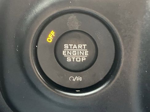 Used 2022 Jeep Wrangler Unlimited Sport image 28