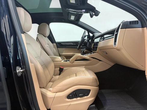 Used 2022 Porsche Cayenne E-Hybrid AWD/4WD image 18