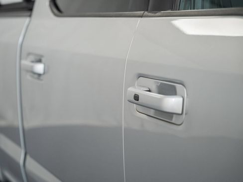 Used 2016 Ford F150 Lariat w/ Equipment Group 502A Luxury AWD/4WD image 16